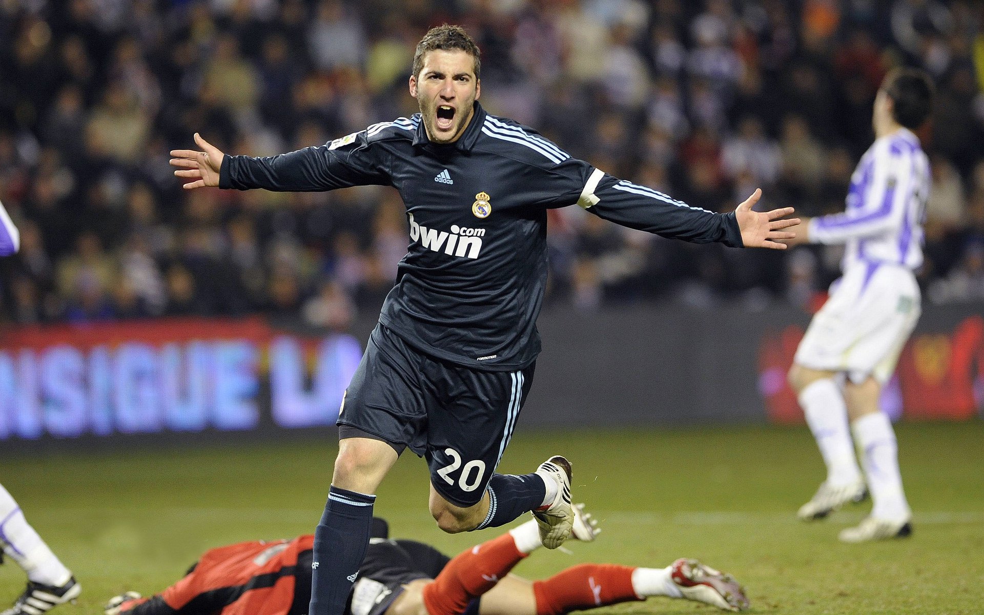 传奇可能由此诞生，逆转瞬间震撼全场！，传奇的诞生百度百科